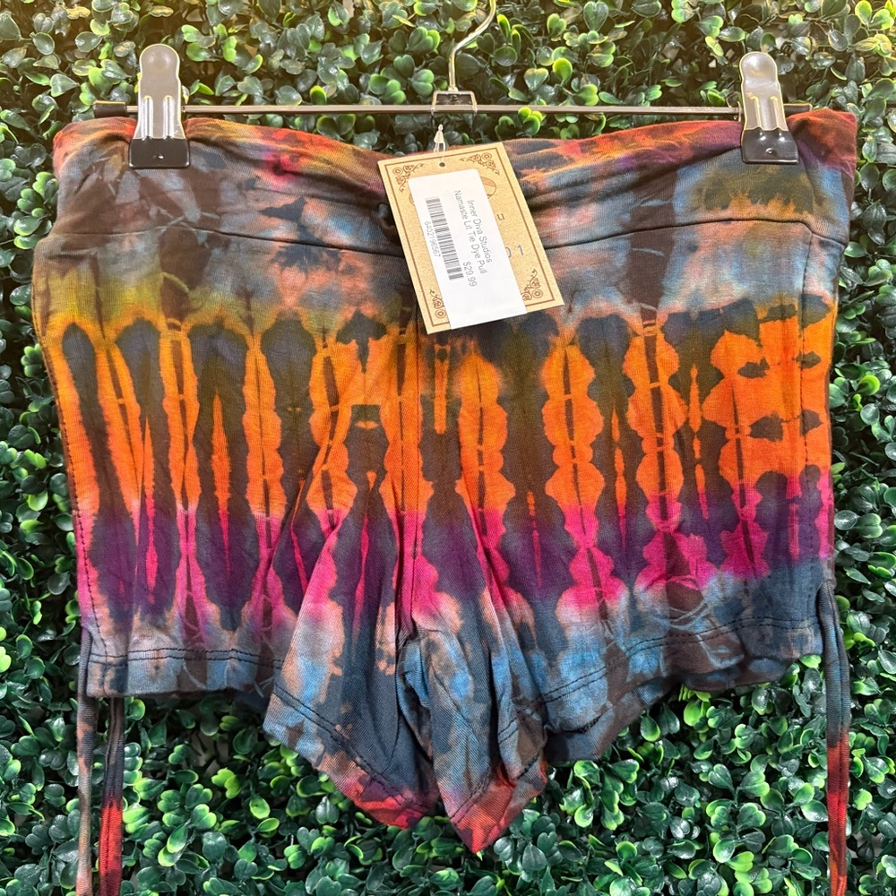 Kathmandu Pull Tie Side Tie-Dye Women's Shorts NEW NWT